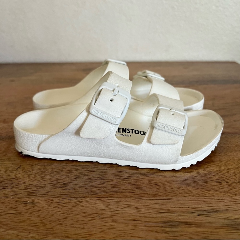 Birkenstock Arizona Essentials
EVA Kids Sandals Size 29 C11